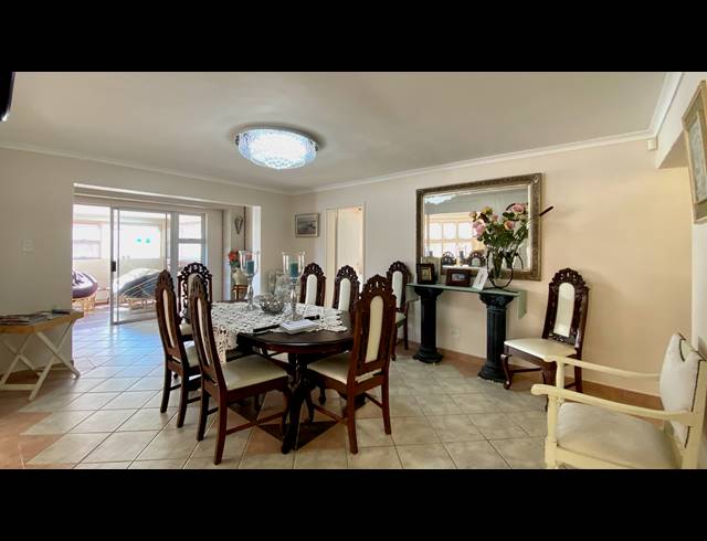 4 BEDROOM HOUSE FOR SALE IN PORT OWEN